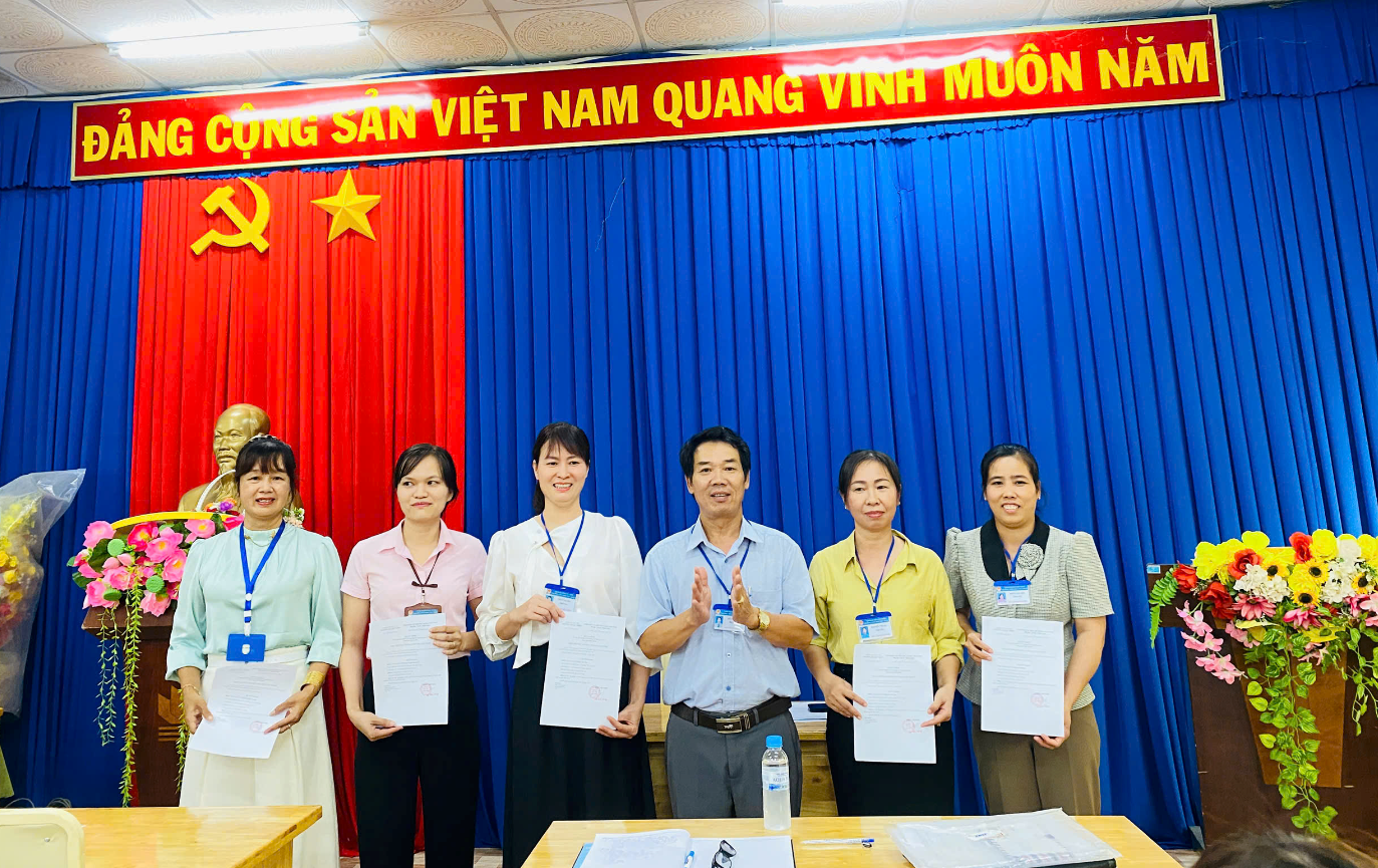 Trao quyết định phân công chuyên môn