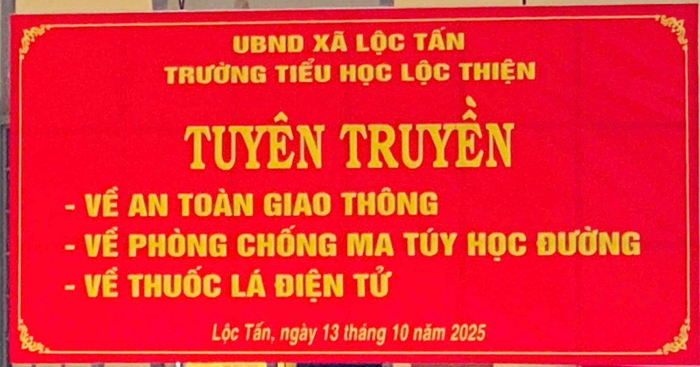 TRƯỜNG TIỂU HỌC LỘC THIỆN  TỔ CHỨC LỄ CHÀO CỜ ĐẦU TUẦN KẾT HỢP TUYÊN TRUYỀN VỀ AN TOÀN GIAO THÔNG, PHÒNG CHỐNG TỘI PHẠM MA TÚY HỌC ĐƯỜNG VÀ THUỐC LÁ ĐIỆN TỬ