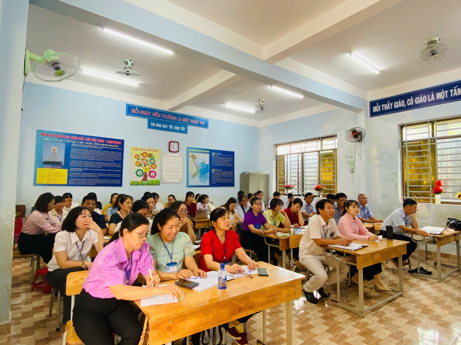Hội nghị tập huấn chuyên đề "Ứng dụng công nghệ trí tuệ nhân tạo trong công tác dạy học và quản lý giáo dục "