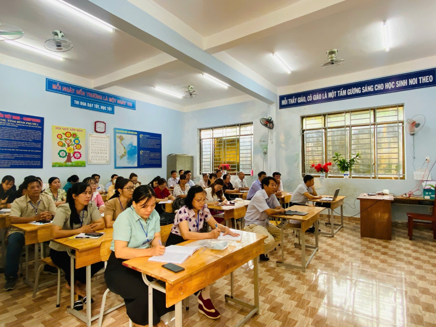 TẬP HUẤN BỒI DƯỠNG CHÍNH TRỊ HÈ NĂM 2025